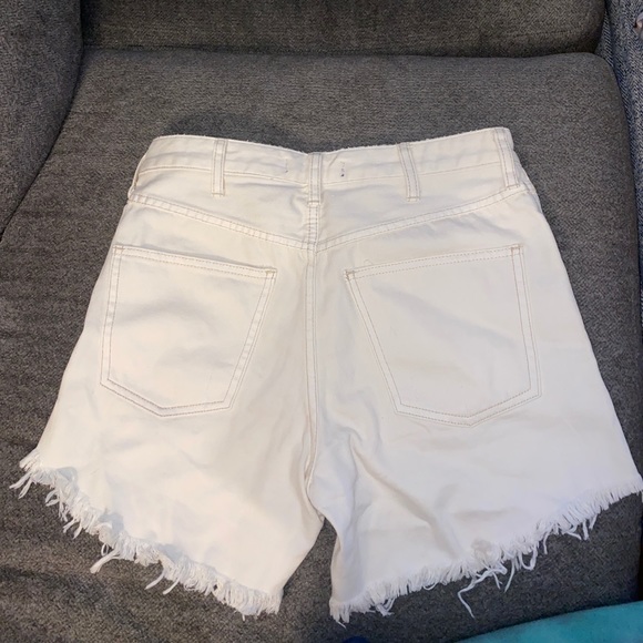 Free People We the Free off-white fringe shorts with button fly & split sides - Picture 2 of 8